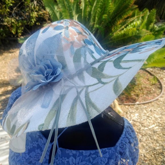 Accessories - BEAUTIFUL WHITE FLORAL SUN HAT W/LARGE BRIM!!